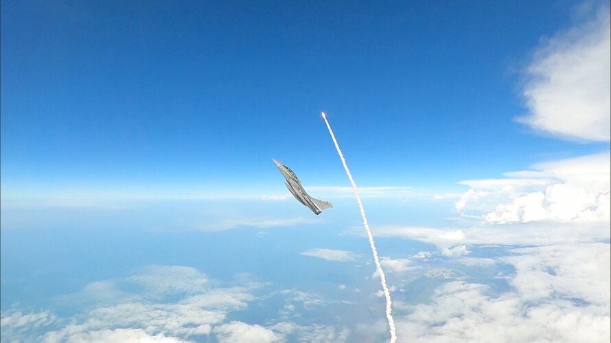 Ariane 6 first launch with Rafale
