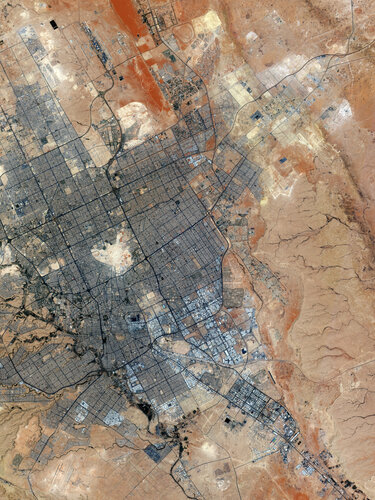 The Copernicus Sentinel-2 mission takes us over Riyadh, the capital city of Saudi Arabia.