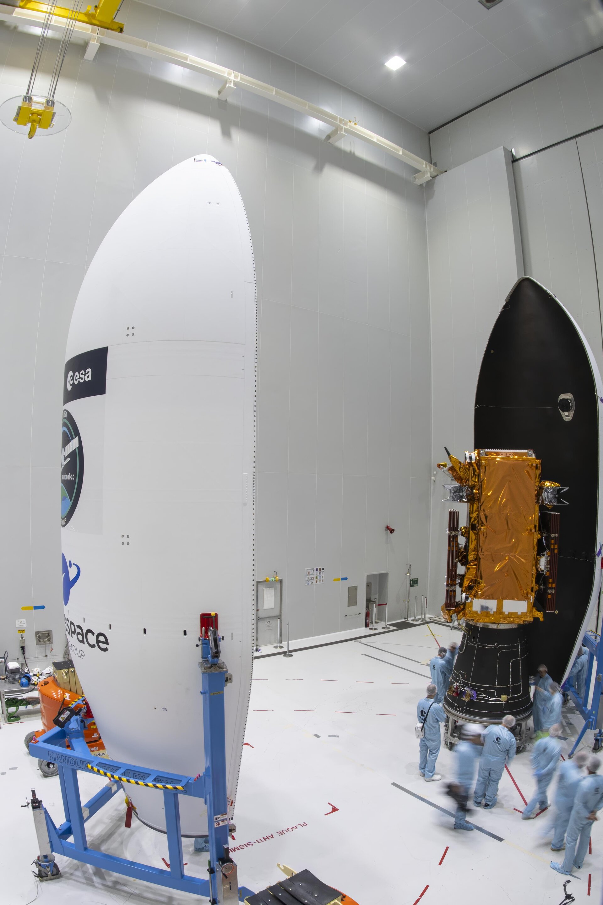 Encapsulating Sentinel-1C inside Vega-C's fairing