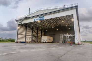 Upper stage for Ariane 6 flight VA263 arrives at the launcher assembly building